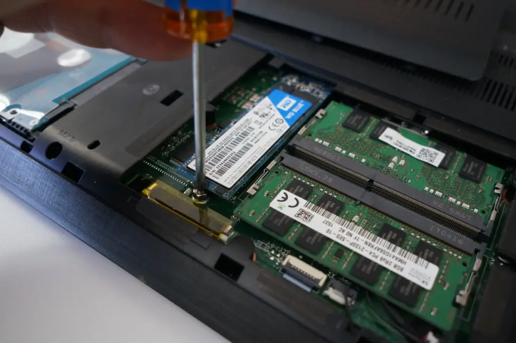 Cambio de disco a SSD en Notebbok